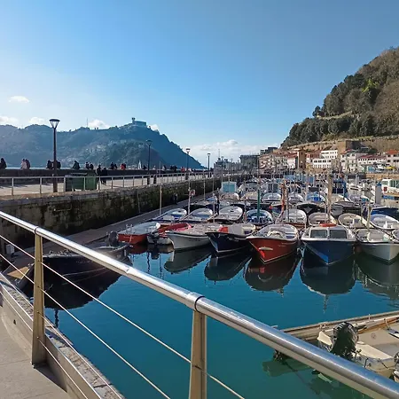 Con Vistas En El Puerto De Donostia דירה